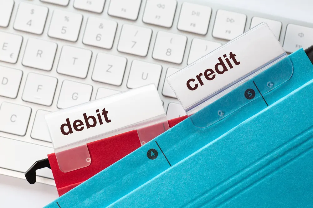 IFRS 16 journal entries showing debit and credit accounting entries